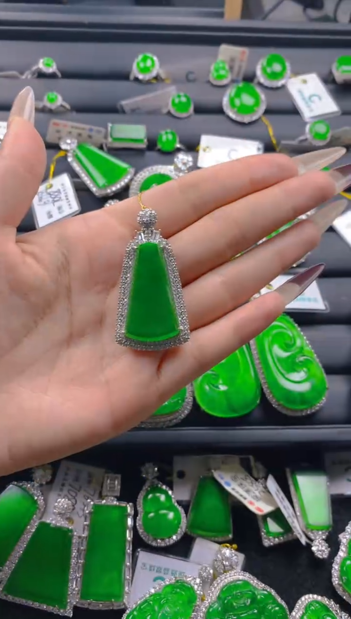 【闪购商品】翡翠颈饰银S925镶嵌11111111