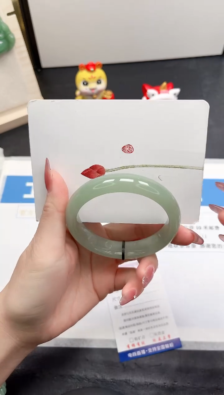 【闪购商品】石英质玉手镯未镶嵌10-60