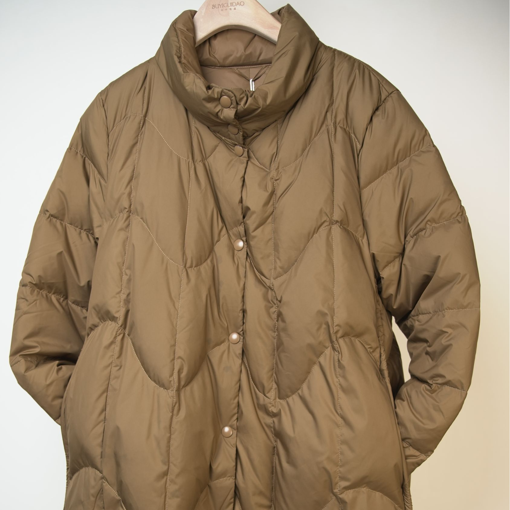 布伊轨道焦糖色羽绒服WY18307