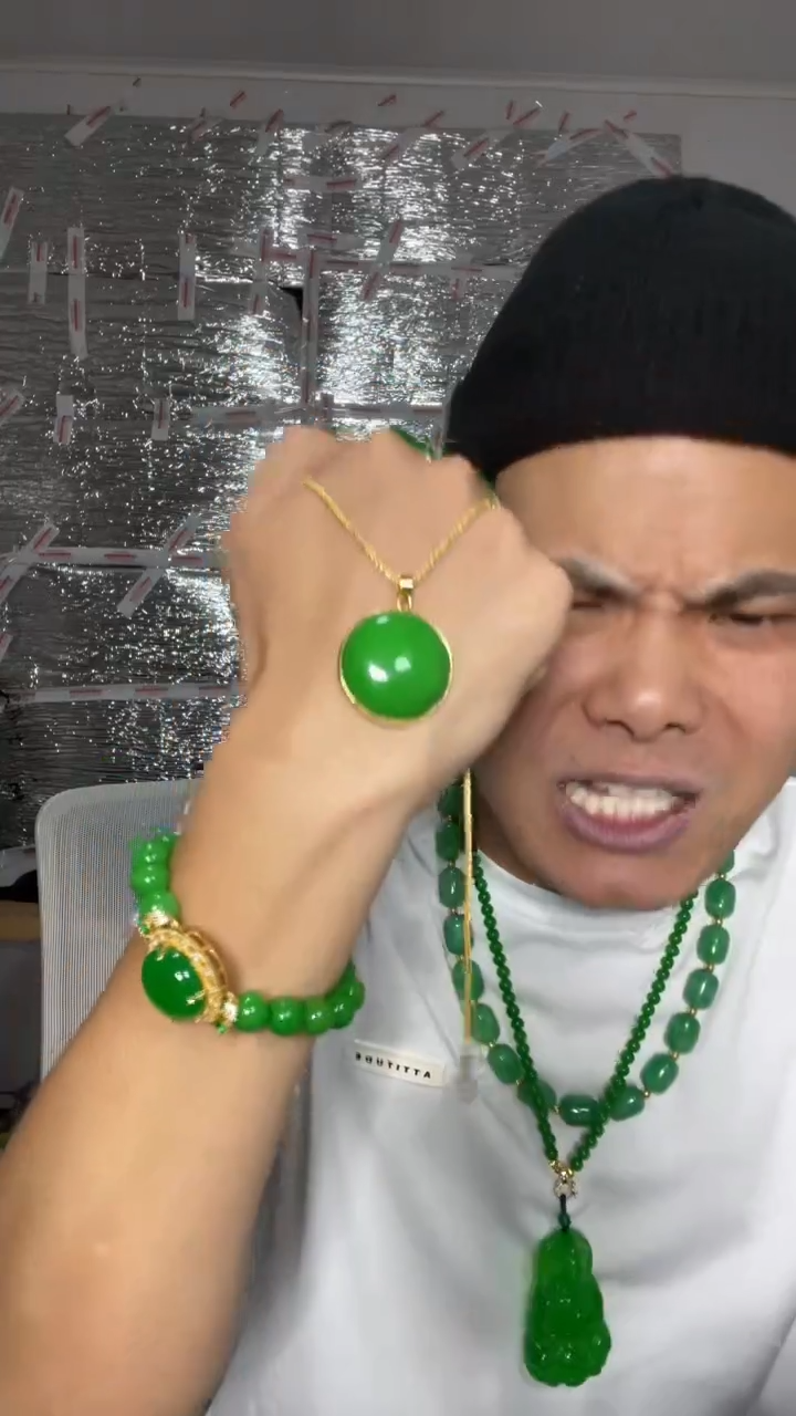 翡翠未镶嵌吊坠(赠链)【小伍珠宝】高端圆鸽子蛋吊坠