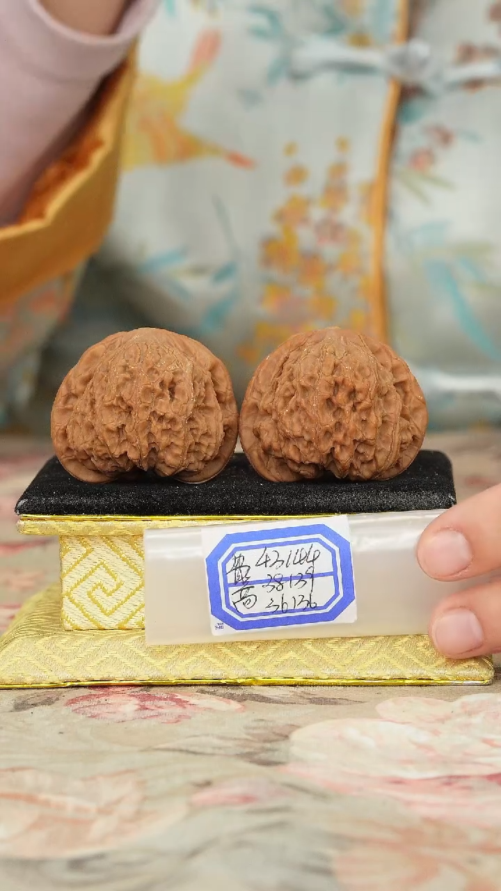 【闪购商品】文玩核桃把件兴隆狮子头