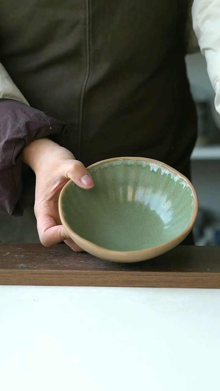 【闪购商品】陶瓷出意大利扇贝绿斗笠碗@4-2@