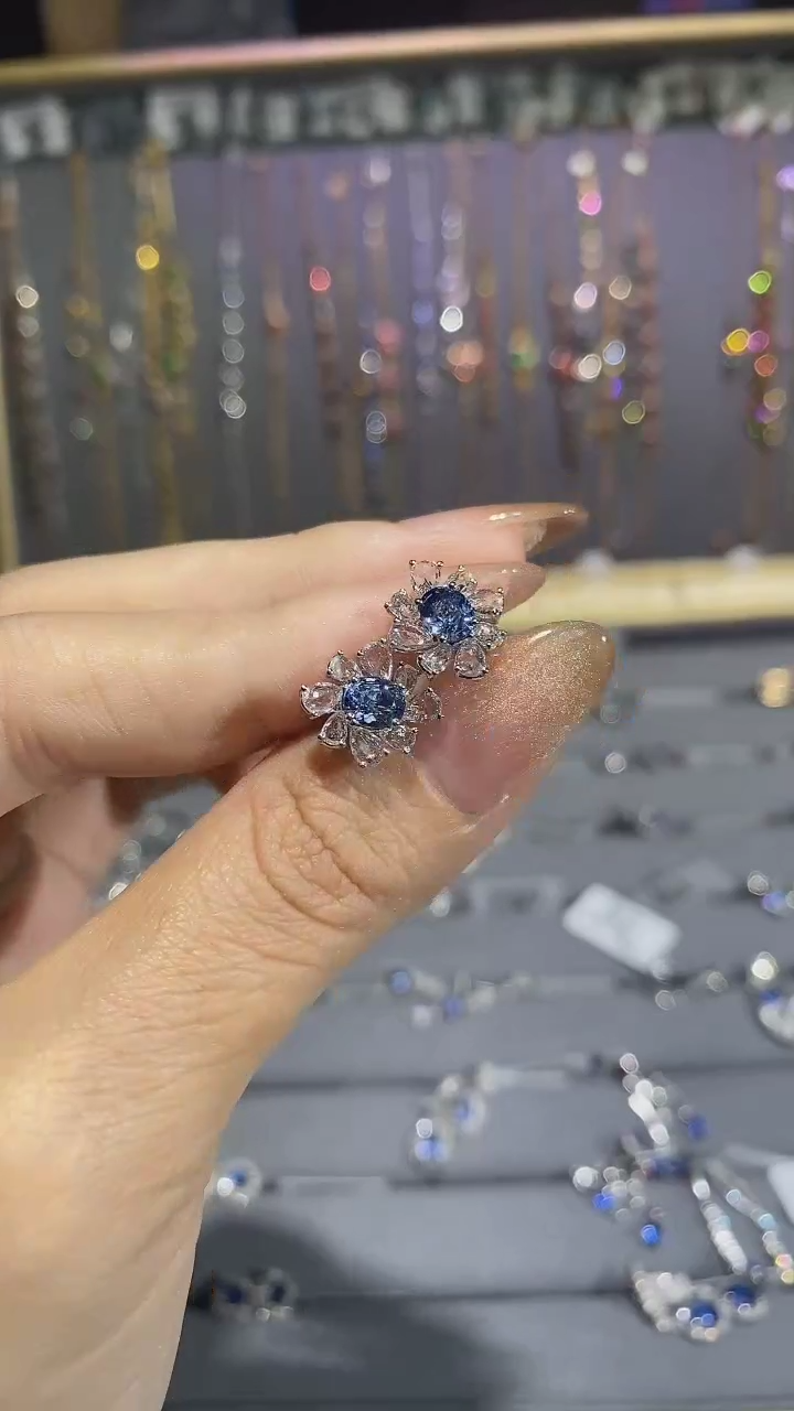 【闪购商品】蓝宝石耳钉18K金镶嵌耳钉