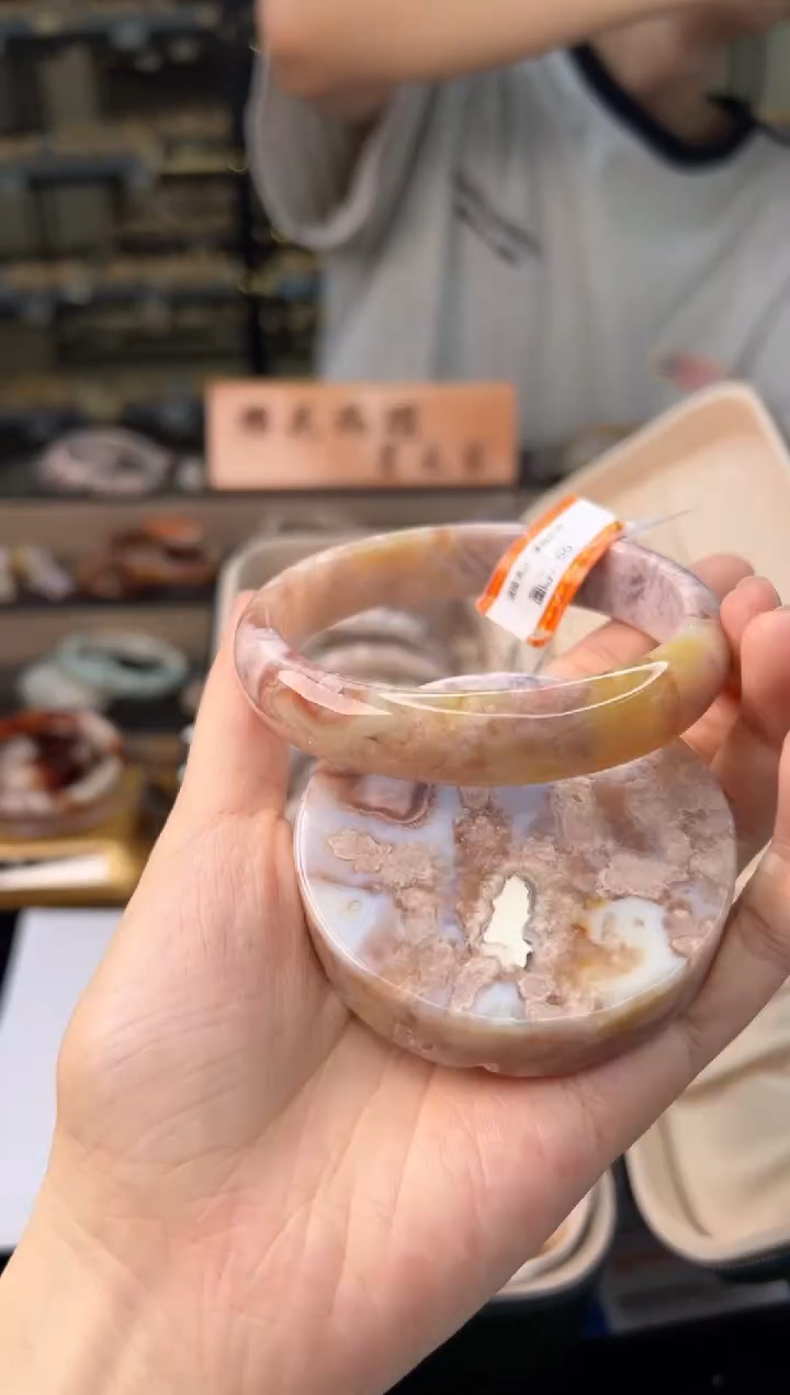 石英质玉未镶嵌手镯66圈口（赠送镯心）21650