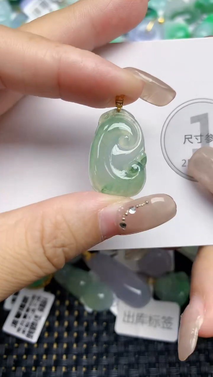 颈饰18K金镶嵌翡翠天然缅甸A货翡翠百元以上9元证书费自理