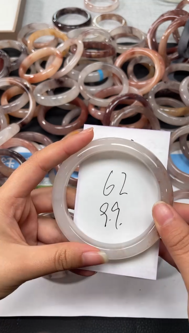 未镶嵌手镯石英质玉122