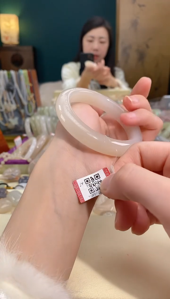 【闪购商品】和田玉手镯未镶嵌手镯55圈口