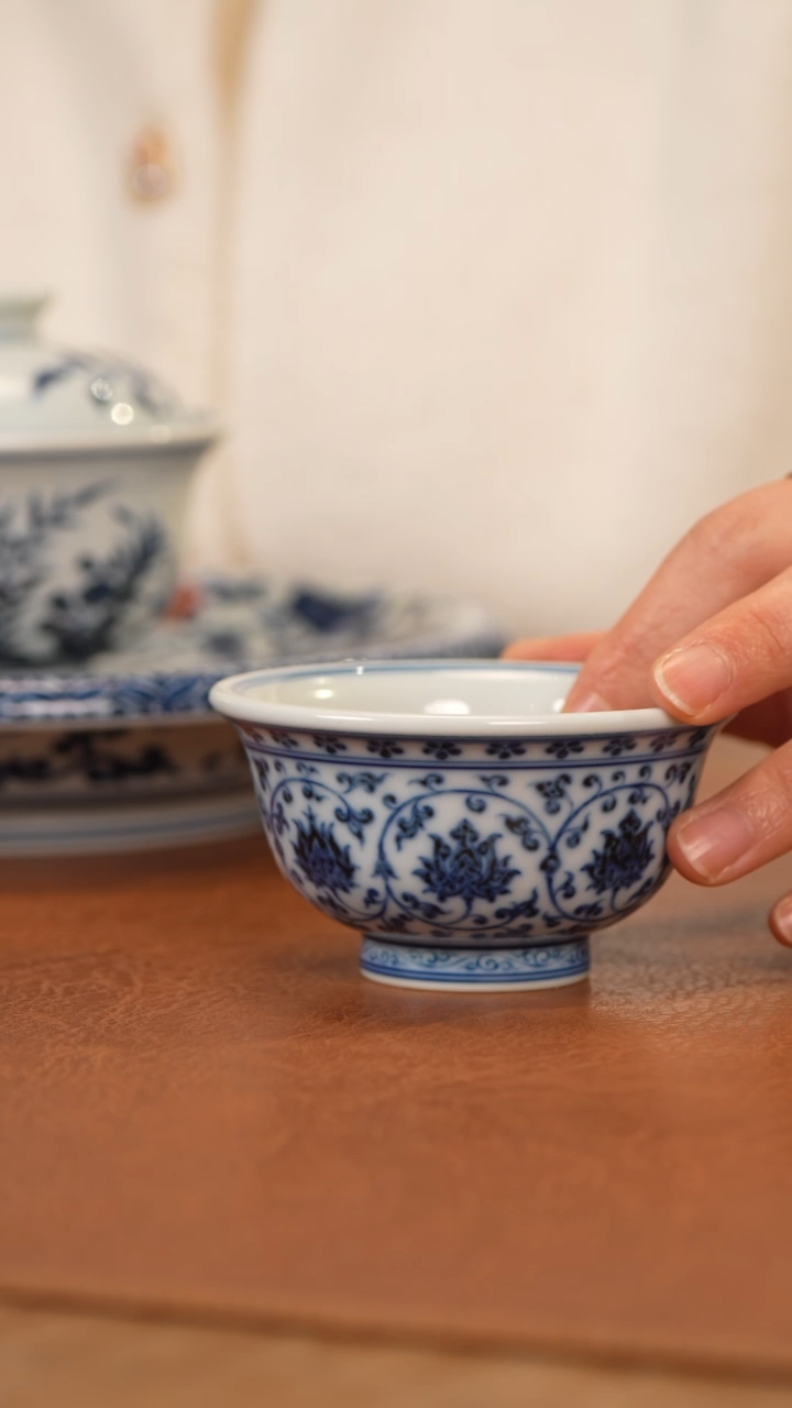 【闪购商品】杯和然珍味青花缠枝莲小压手杯