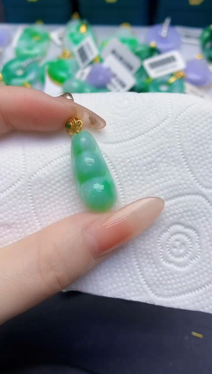 颈饰未镶嵌翡翠缅甸天然翡翠A货