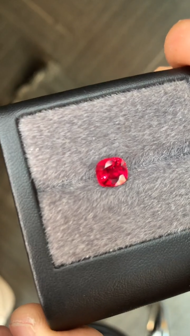 【闪购商品】定制尖晶石裸石未镶嵌2.06ct 吉尔德绝地武士