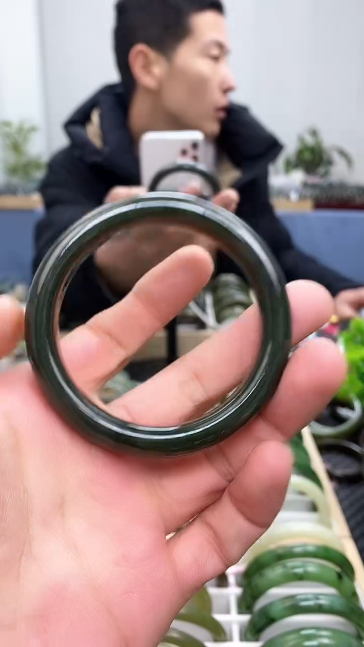 【闪购商品】和田玉手镯未镶嵌57