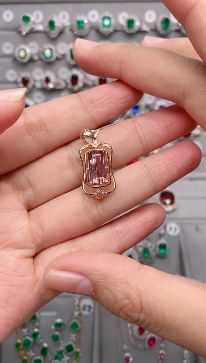 【闪购商品】碧玺18K金吊坠18K金镶嵌·