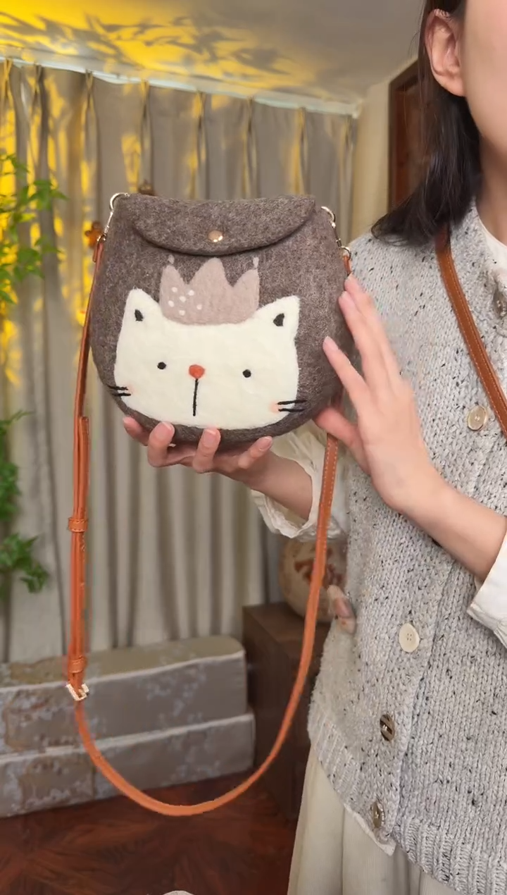 羊毛非遗羊毛毡包  蛋蛋包猫咪王子