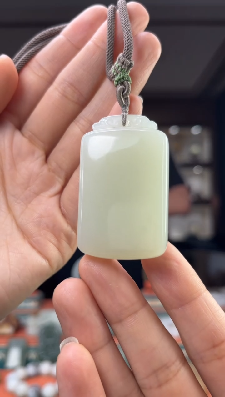 和田玉未镶嵌颈饰佩佩