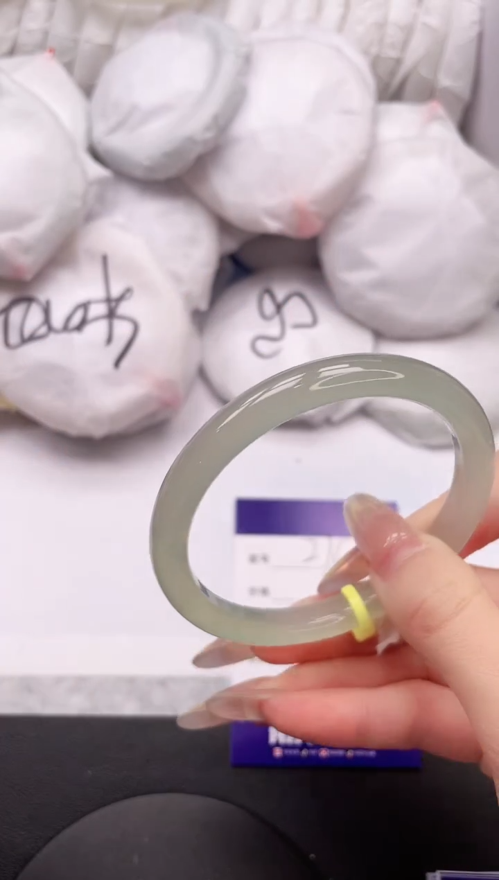 【闪购商品】石英质玉手镯未镶嵌15K276-58