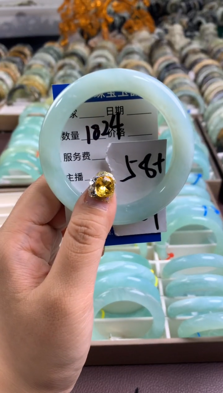【闪购商品】蛇纹石玉手镯未镶嵌1824