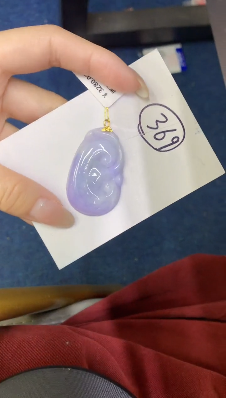 翡翠18K金镶嵌颈饰缅甸天然翡翠A货