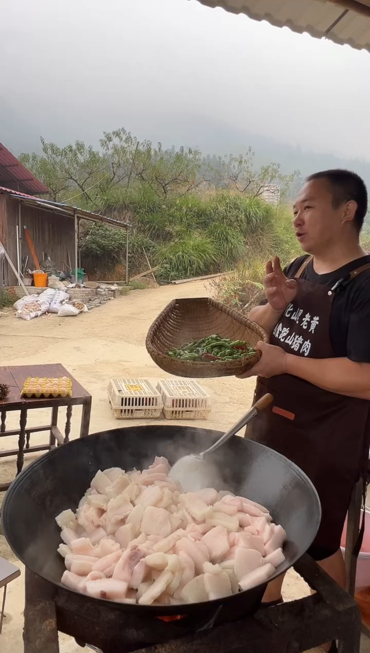 中国大陆安化山里老黄农村秋季辣椒3斤