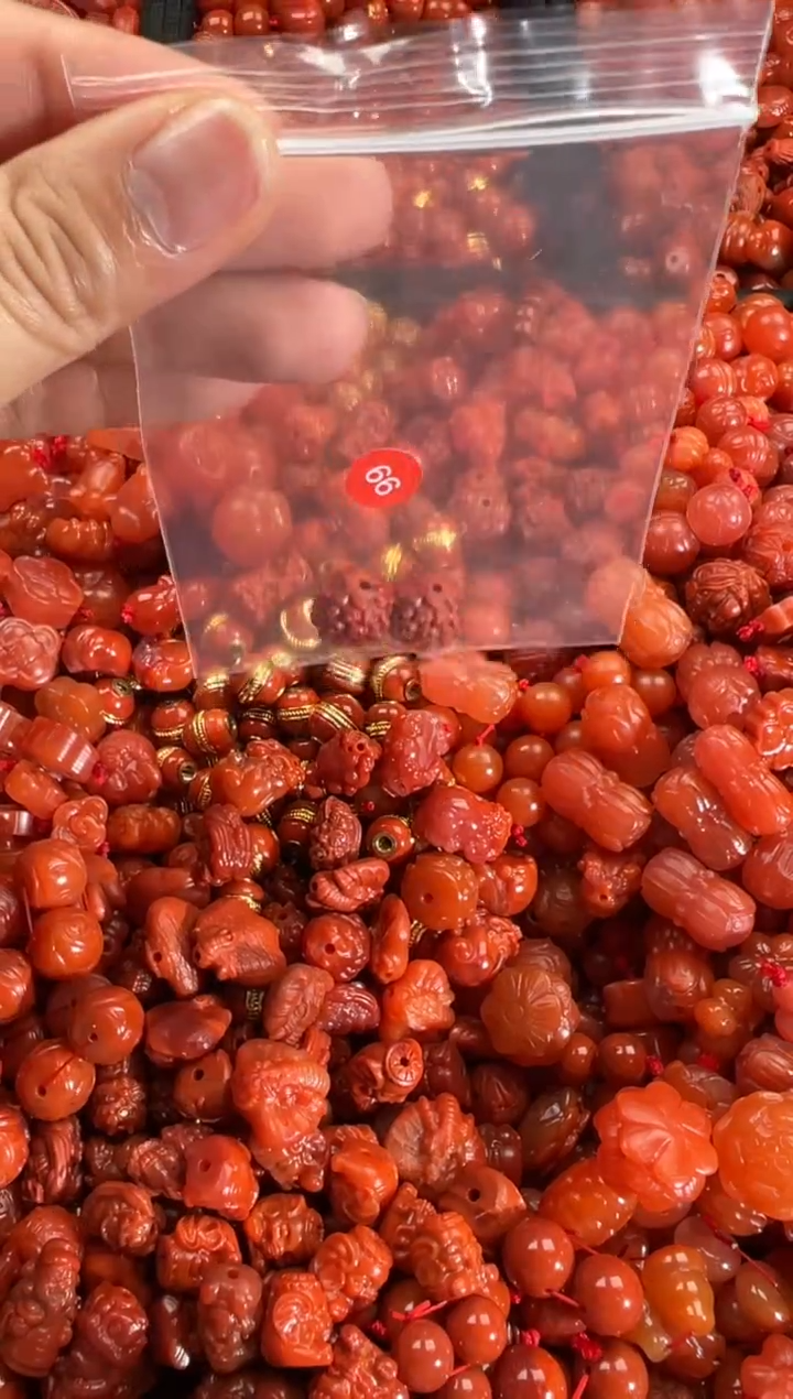 【闪购商品】南红玛瑙颈饰未镶嵌1