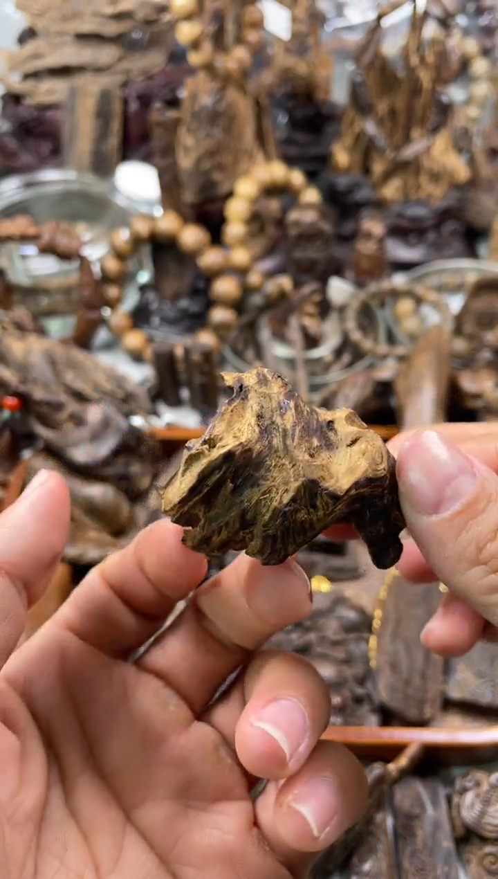 沉香沉香碎屑用****6 沉香菩萨棋