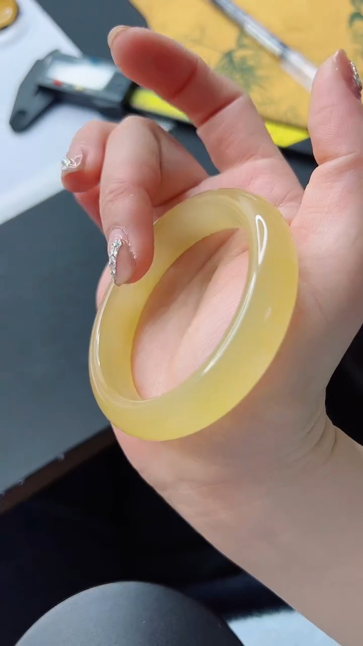 【闪购商品】石英质玉手镯未镶嵌564-55