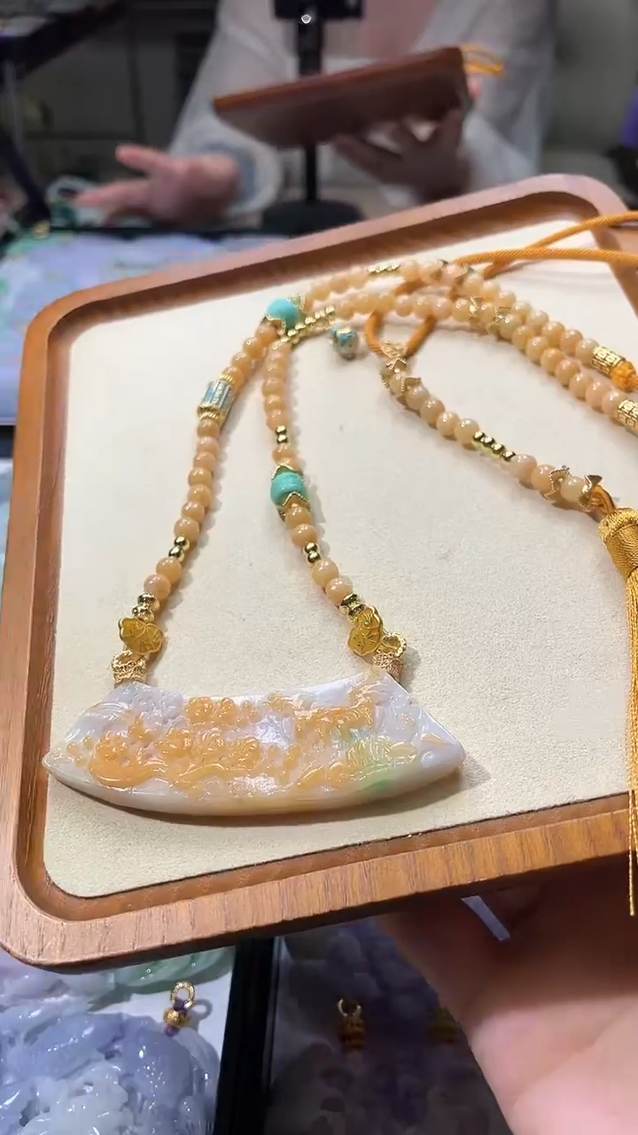 【闪购商品】翡翠颈饰未镶嵌吊坠