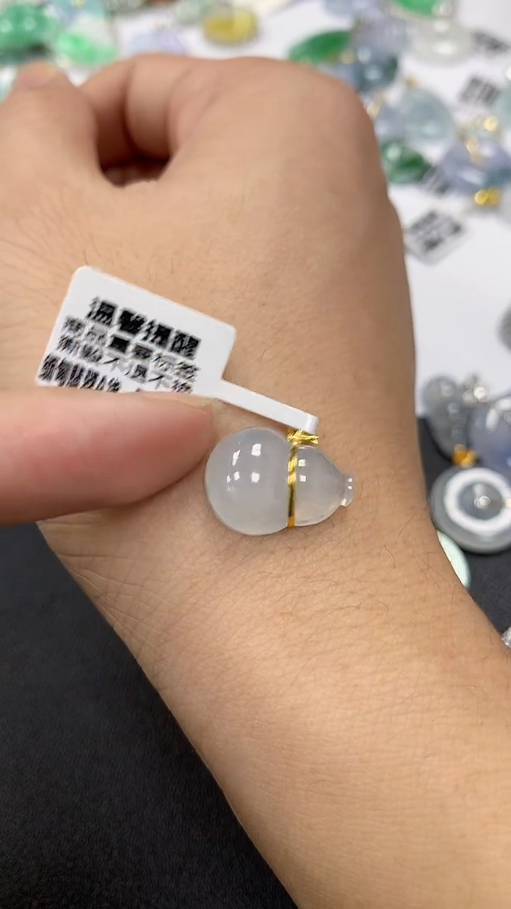 颈饰18K金镶嵌翡翠a货假一赔三支持复检百元上9元证书费自理