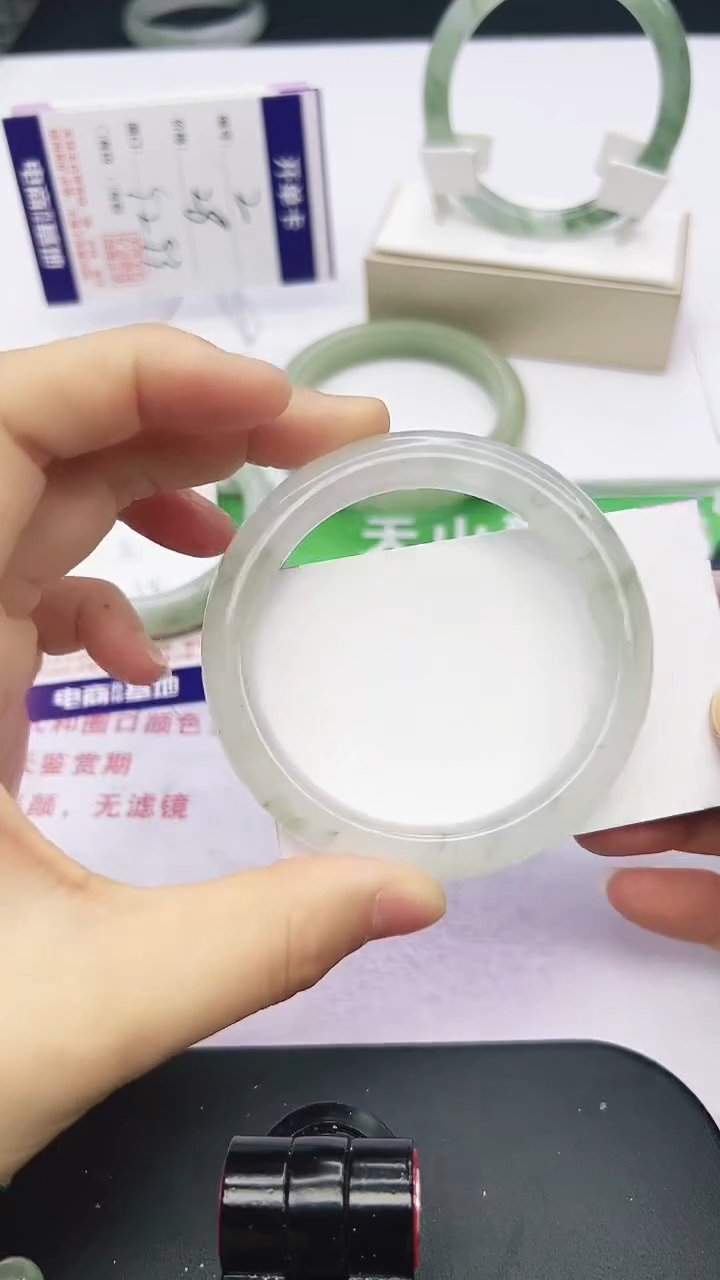 未镶嵌手镯石英质玉38-56/57