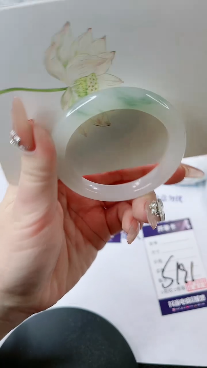 【闪购商品】石英质玉手镯未镶嵌多样性发货S191