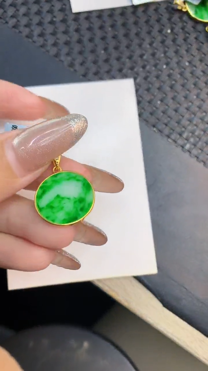 颈饰未镶嵌翡翠1