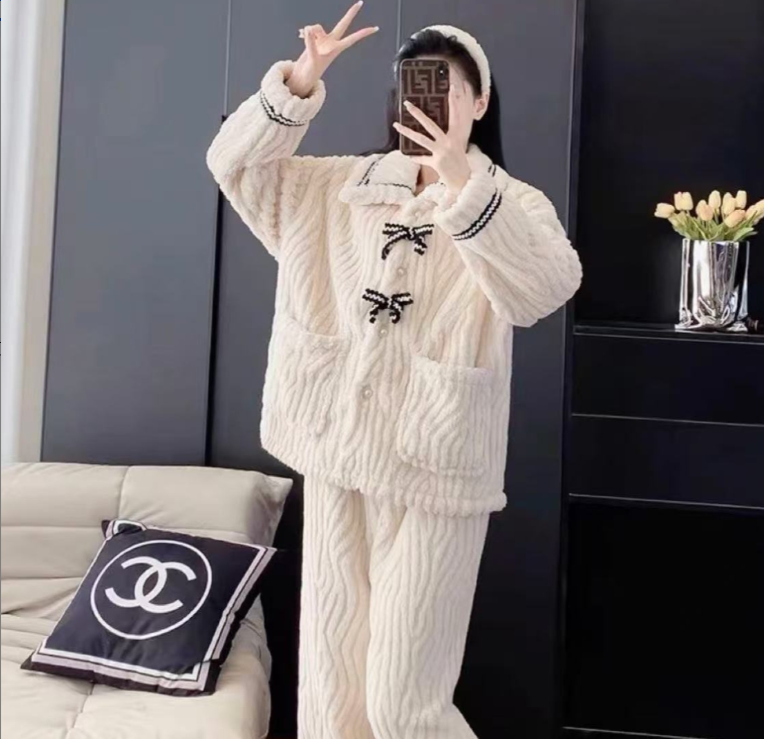 【现货有运费险】新款秋冬女甜美小香风珊瑚绒睡衣套装加绒加厚冬天