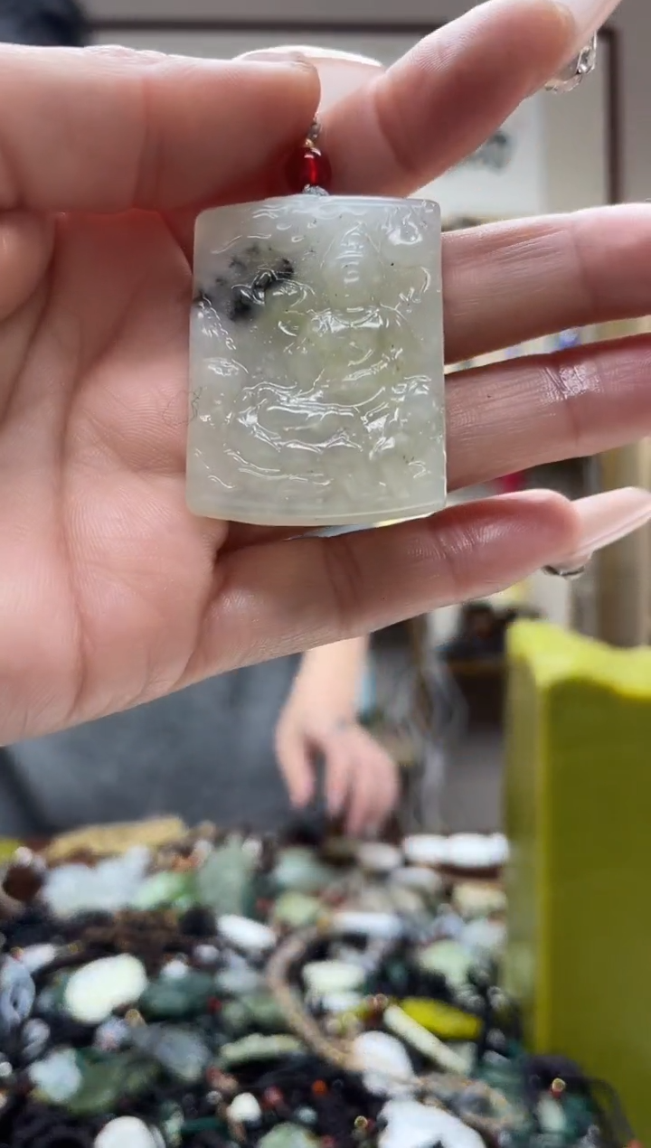 未镶嵌岫玉吊坠·