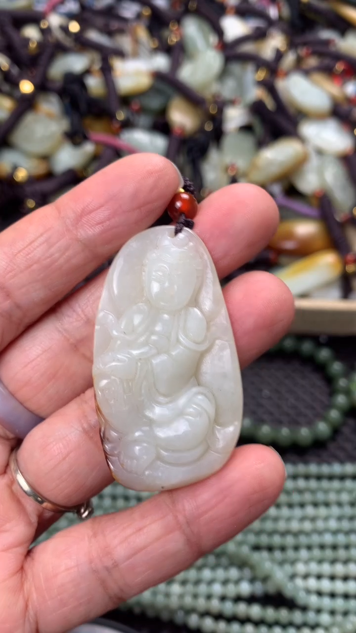 【闪购商品】和田玉颈饰未镶嵌多样性发货没有证书拍一发一有瑕