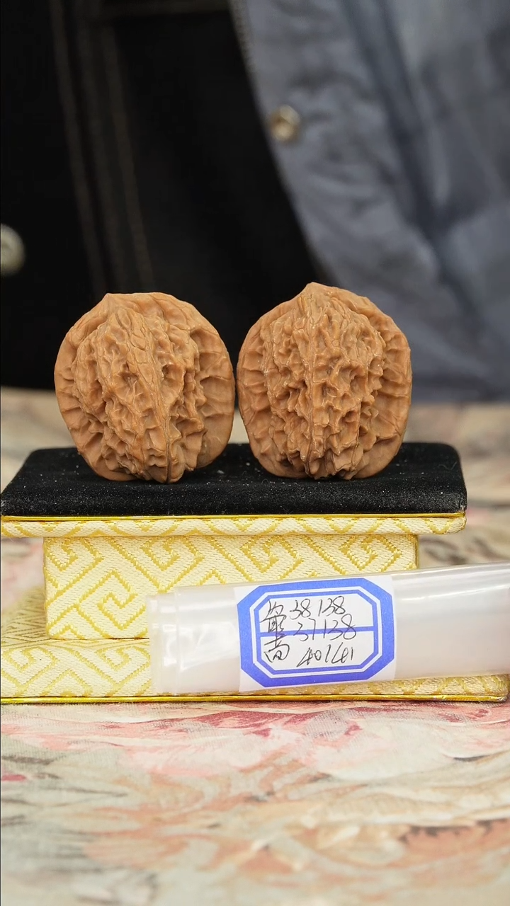 【闪购商品】文玩核桃把件非嫁接马老四