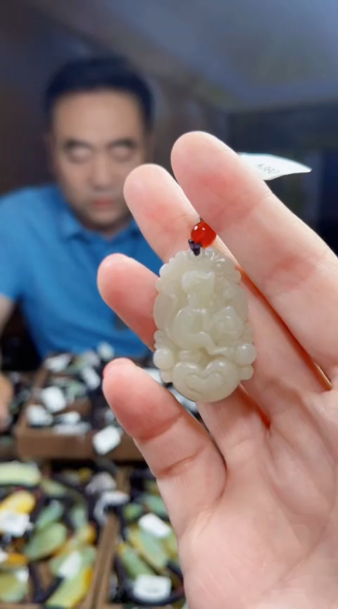 和田玉未镶嵌颈饰·