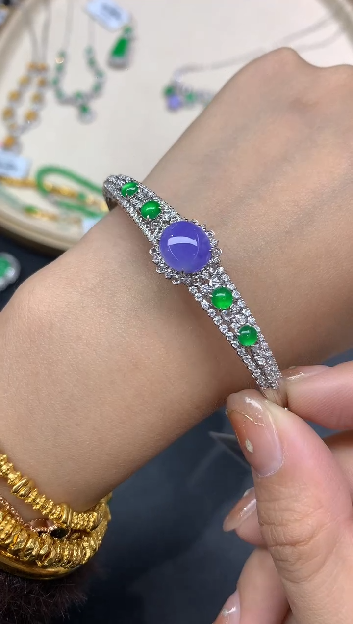 18K金镶嵌手镯翡翠SZ a377S39800