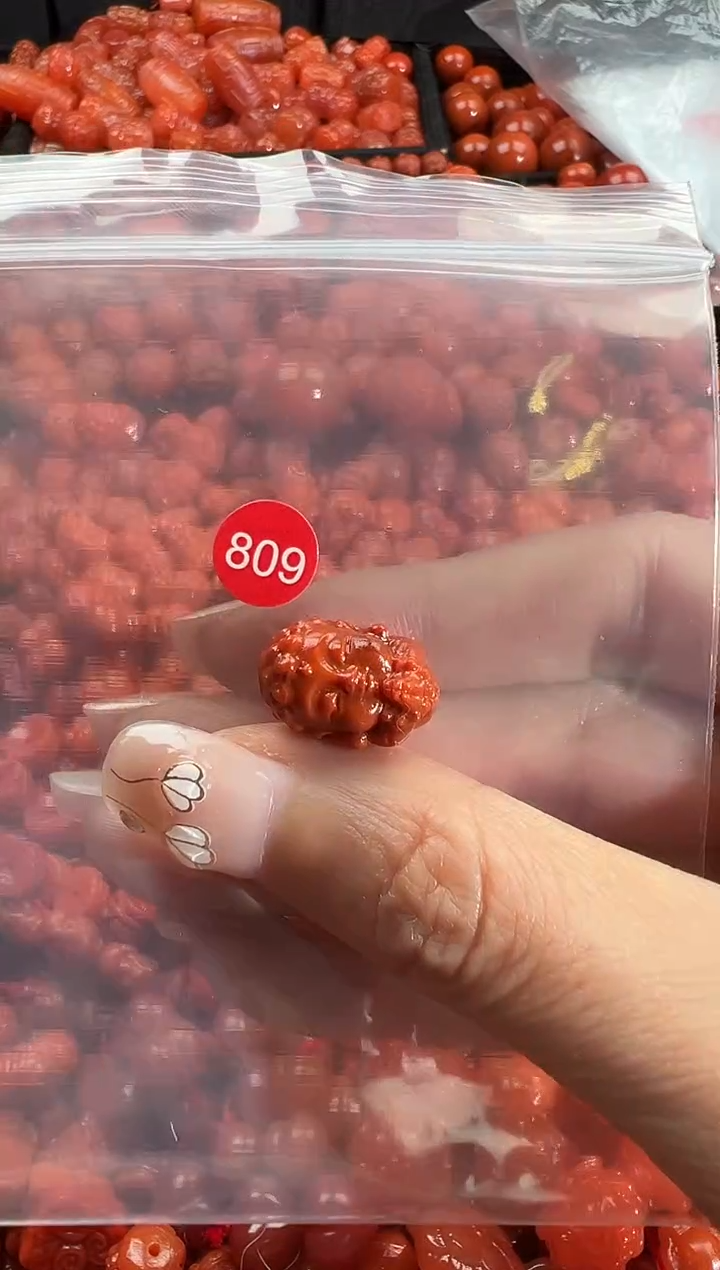 颈饰未镶嵌南红玛瑙1