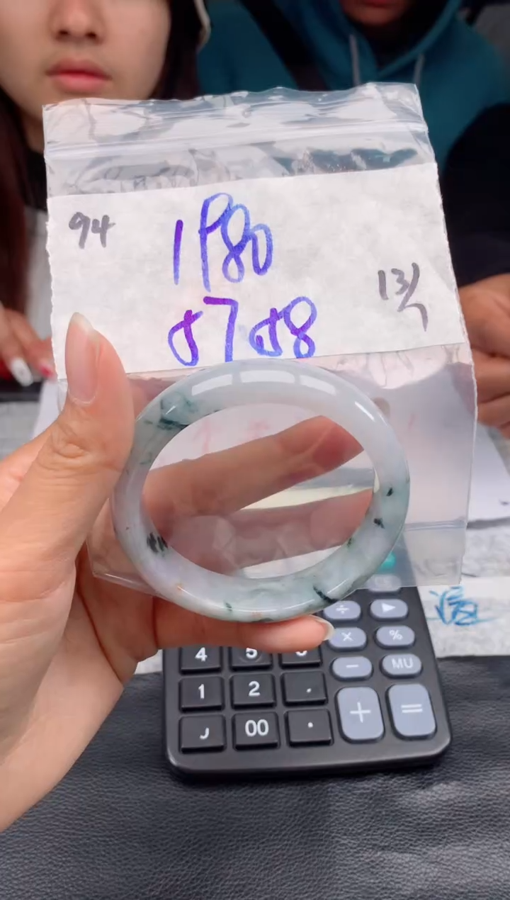 【闪购商品】定制翡翠未镶嵌94毛货需精细抛光手镯多样性拍一发一