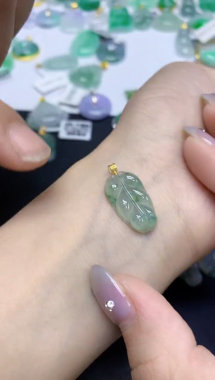 颈饰18K金镶嵌翡翠天然缅甸翡翠A货百元以上9元证书费自理