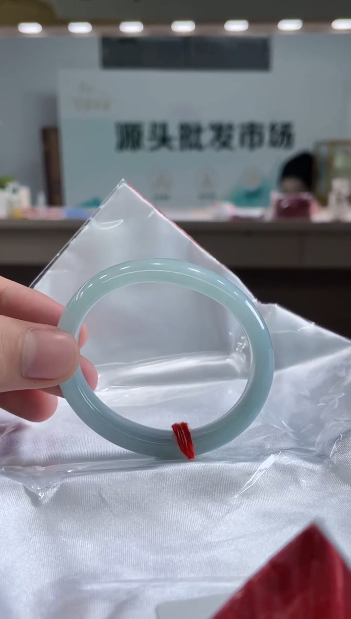 【闪购商品】翡翠手镯（贵妃镯）未镶嵌手镯
