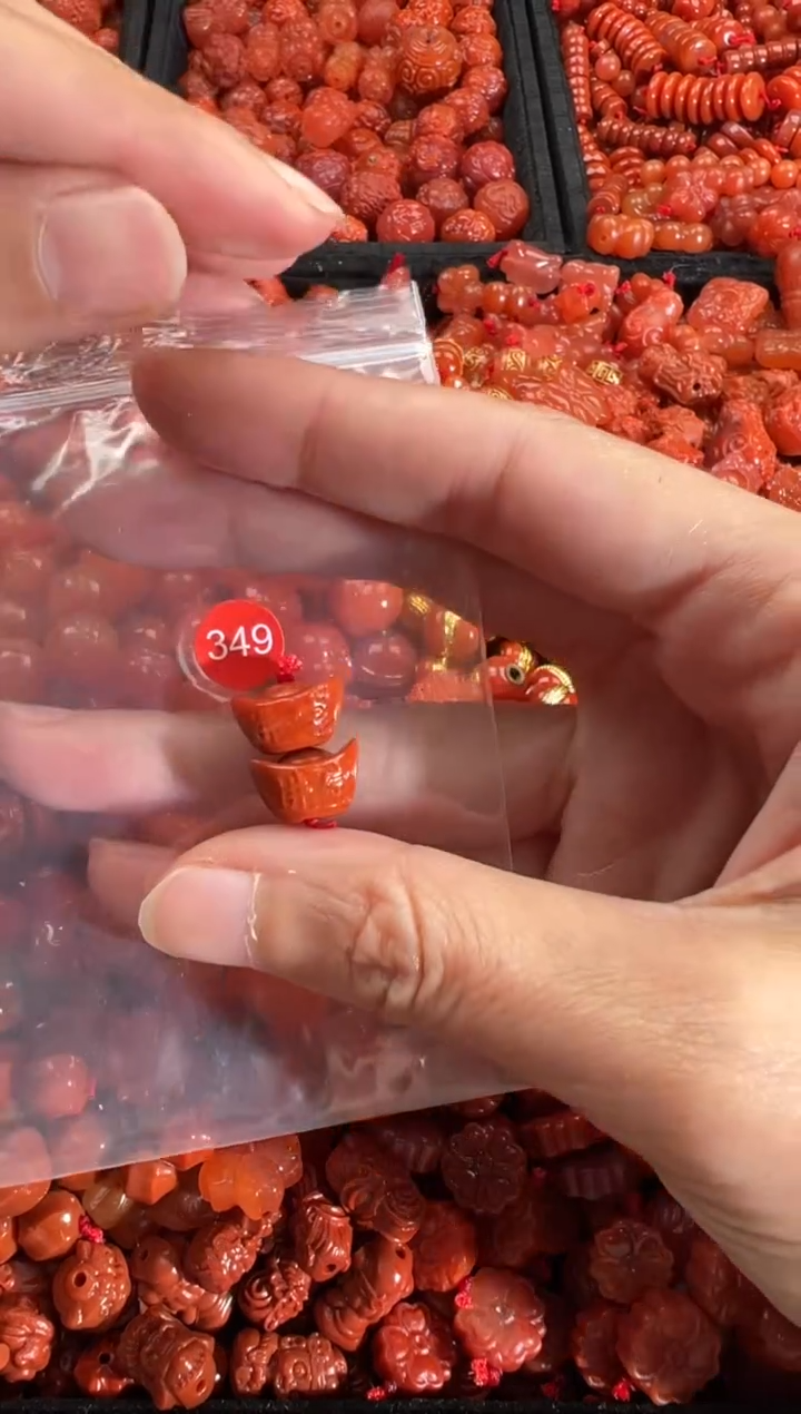 【闪购商品】南红玛瑙颈饰未镶嵌3
