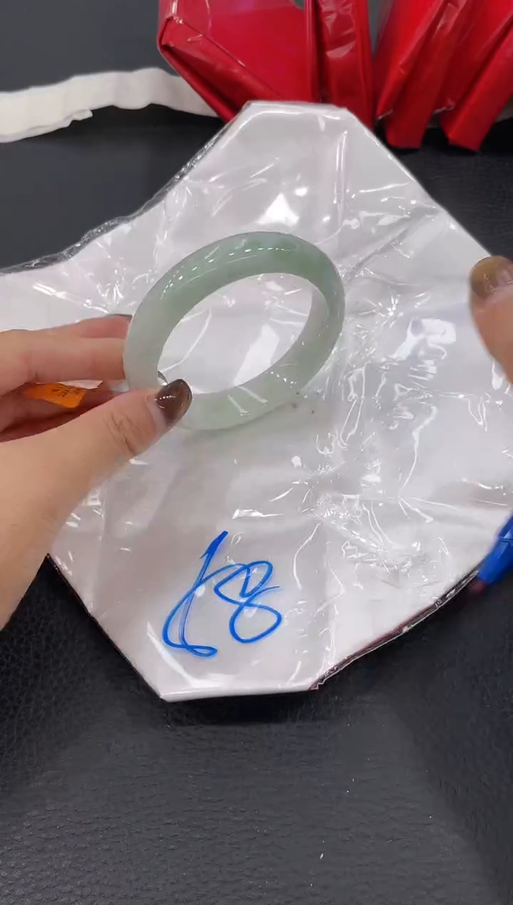 【闪购商品】翡翠手镯未镶嵌手镯