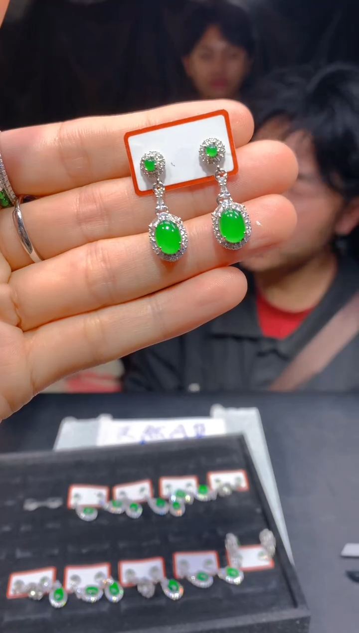 【闪购商品】定制翡翠未镶嵌48多样性发货（发其一）