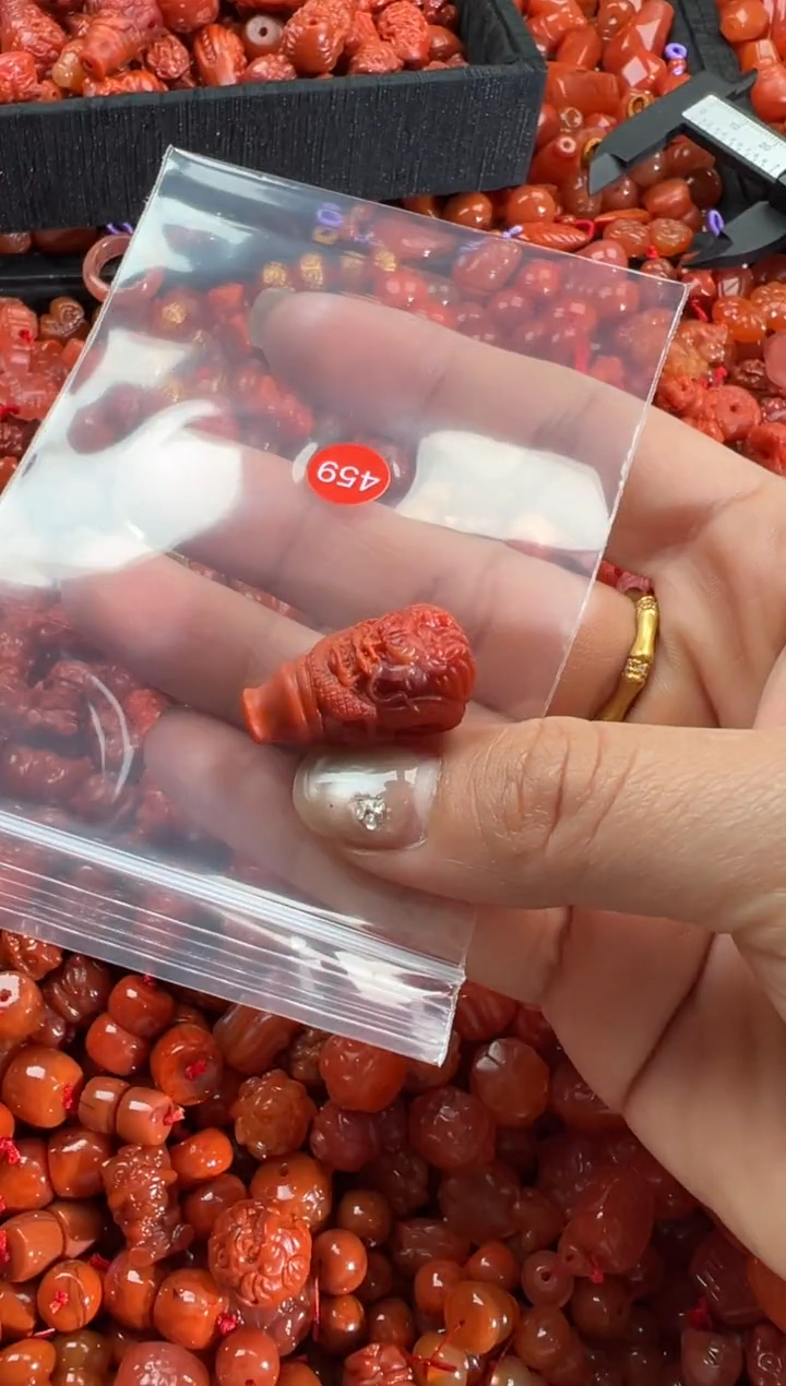 【闪购商品】南红玛瑙颈饰未镶嵌1