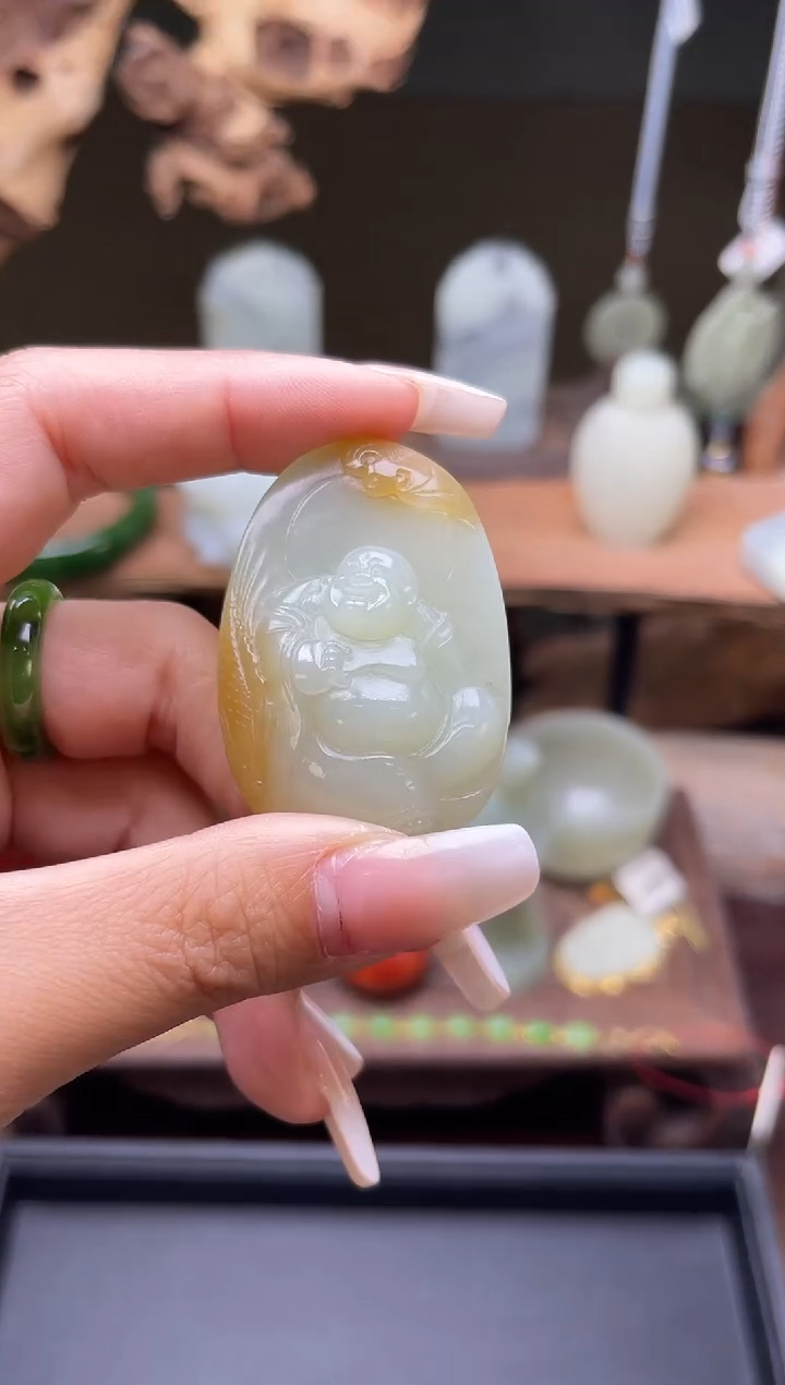 【闪购商品】和田玉吊坠未镶嵌若羌糖黄佛公