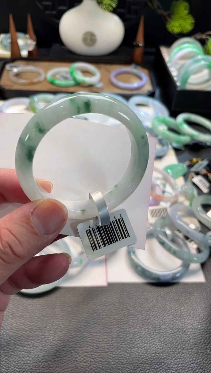 未镶嵌手镯翡翠136号 51正圈 有纹