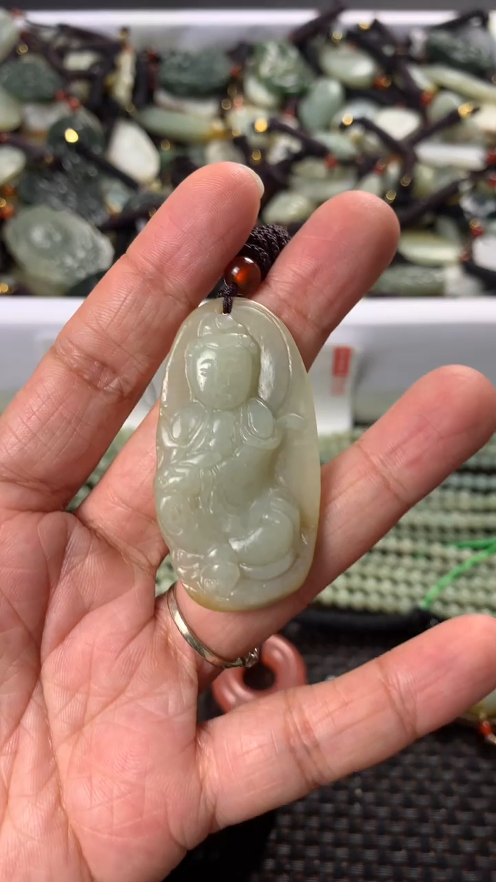 【闪购商品】和田玉颈饰未镶嵌多样性发货没有证书拍一发一有瑕