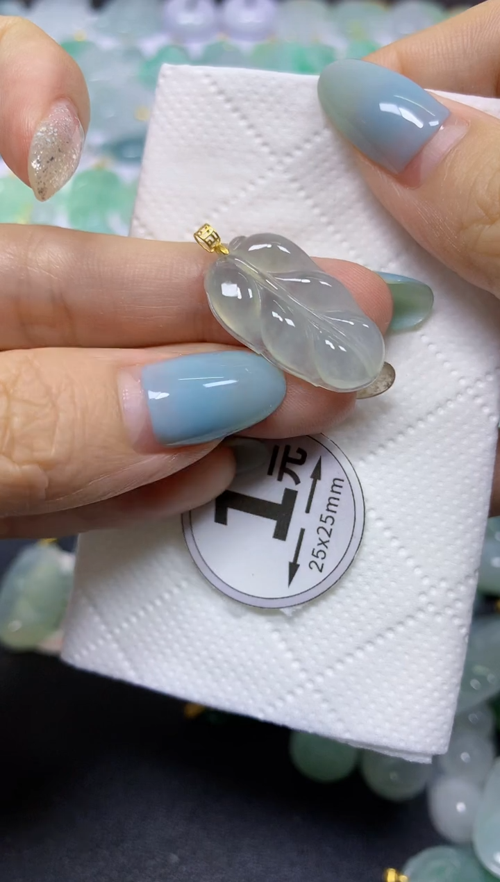 翡翠18K金镶嵌颈饰天然翡翠A货