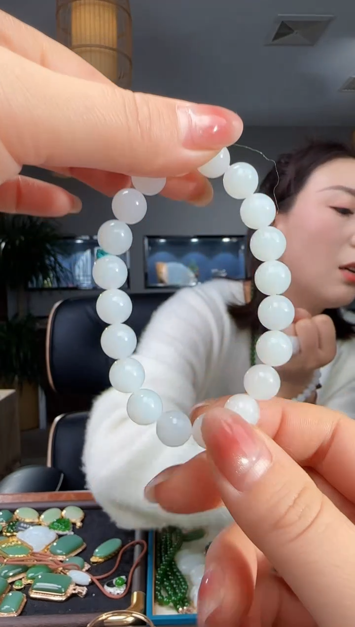 未镶嵌手链和田玉卡10