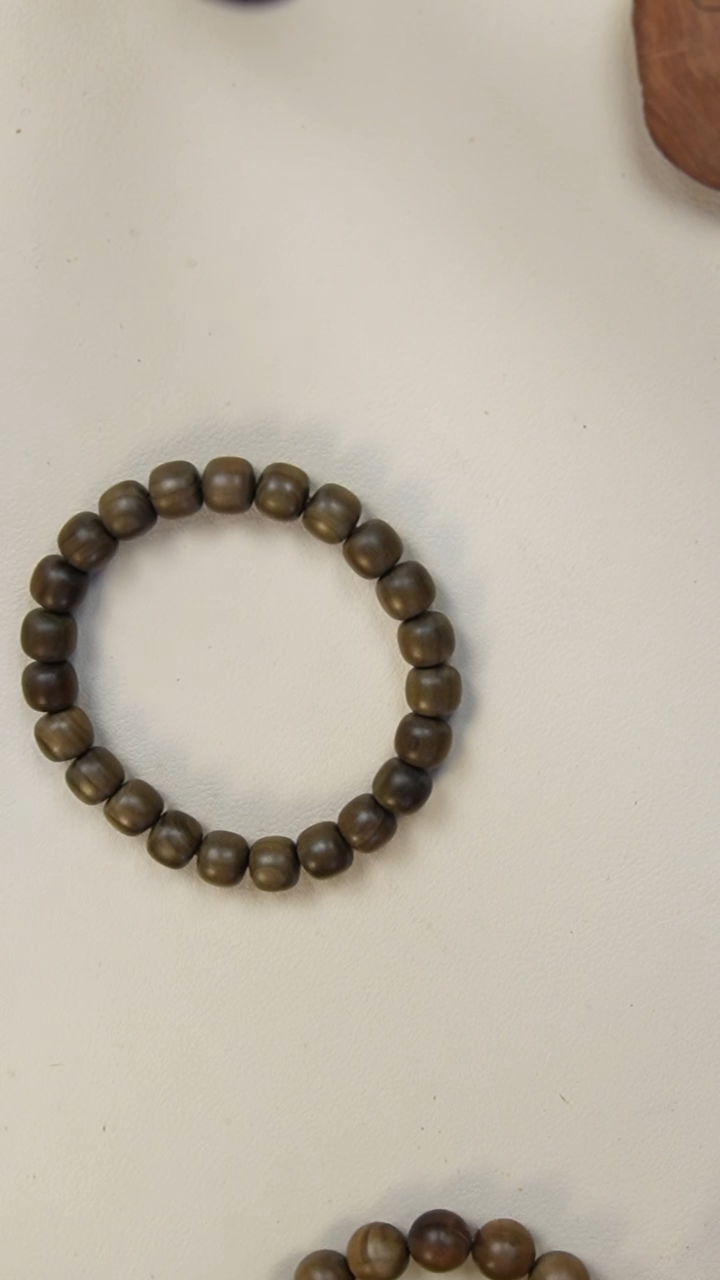 【闪购商品】阴沉老山檀香8*9老型单圈瑕疵